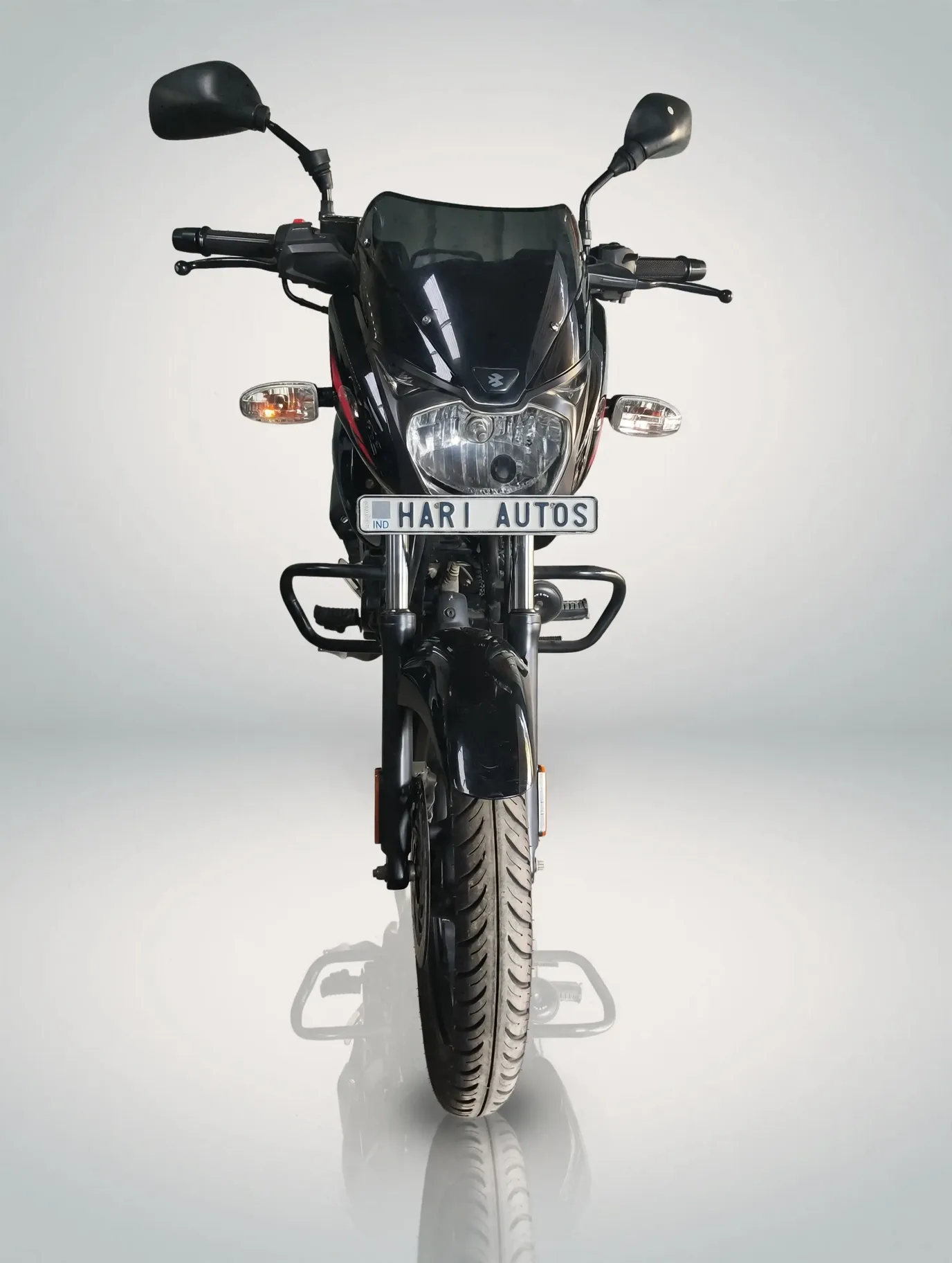 Bajaj Pulsar 125 (2023), showroom photo