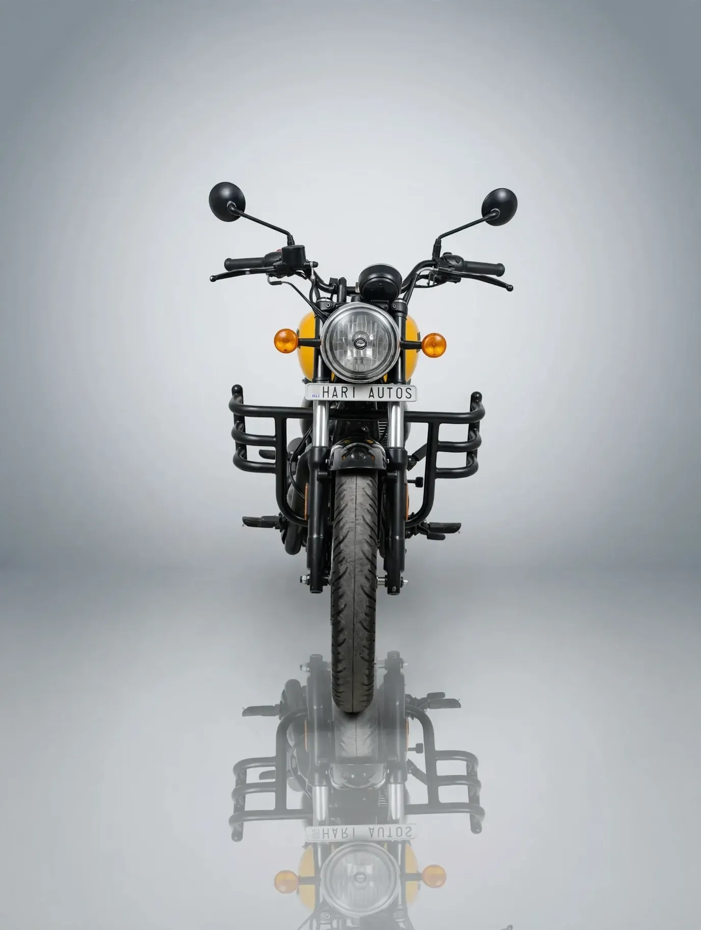 Royal Enfield Meteor 350, showroom photo