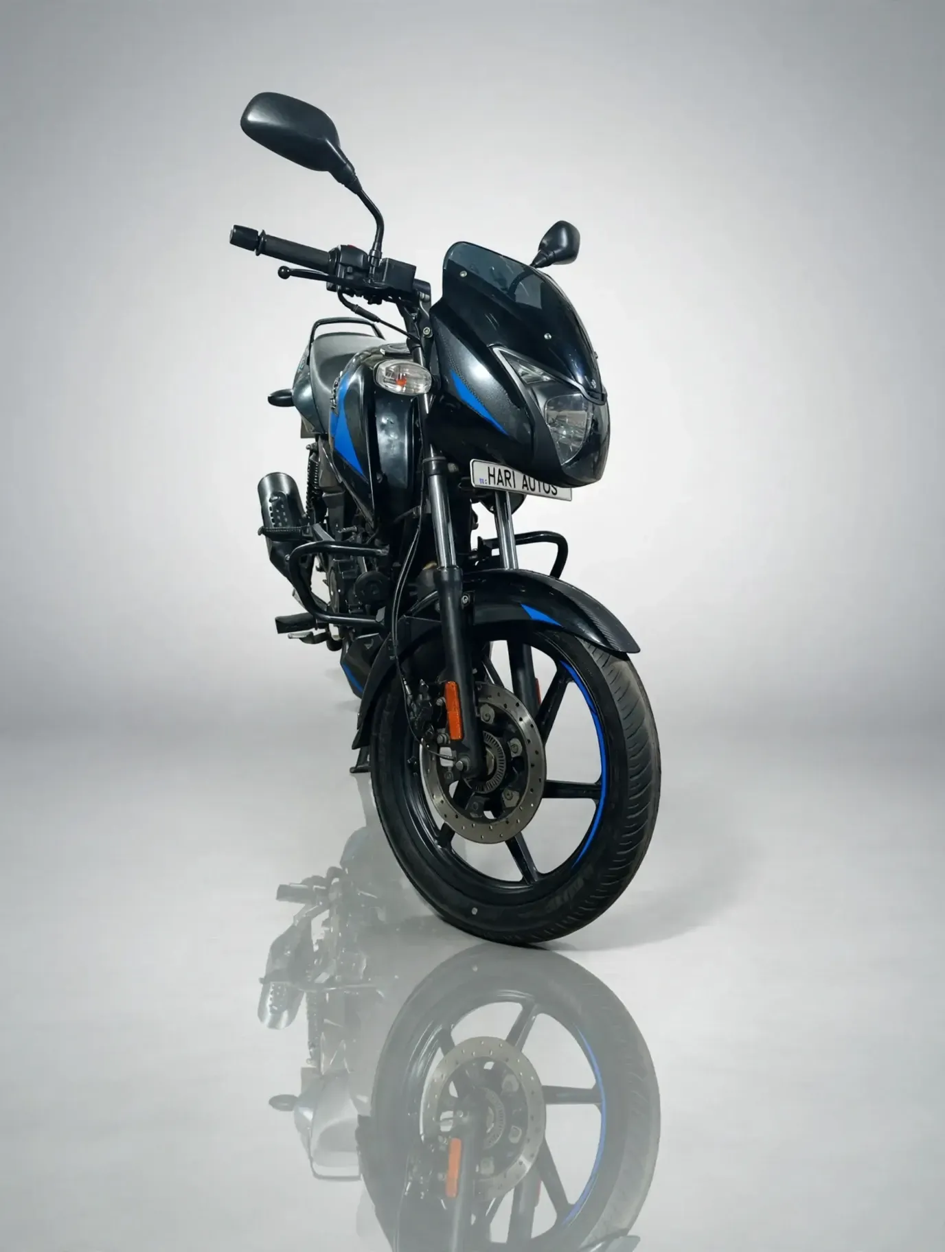Bajaj Pulsar 150 (2023), photo 2 of 9