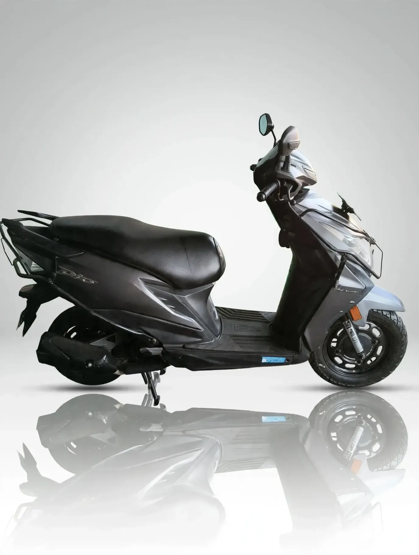 Honda Dio, photo 2 of 5