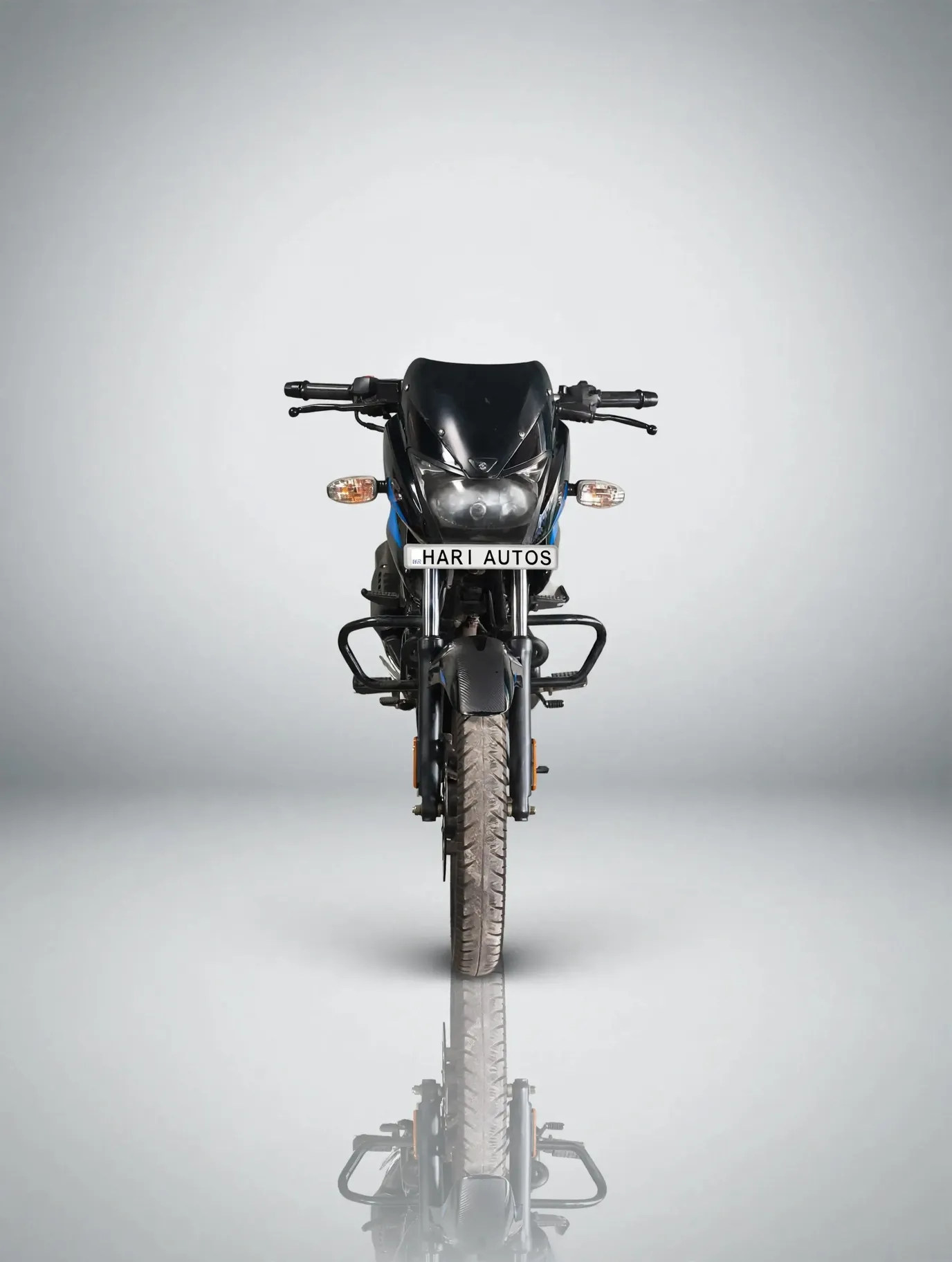 Bajaj Pulsar 150, showroom photo