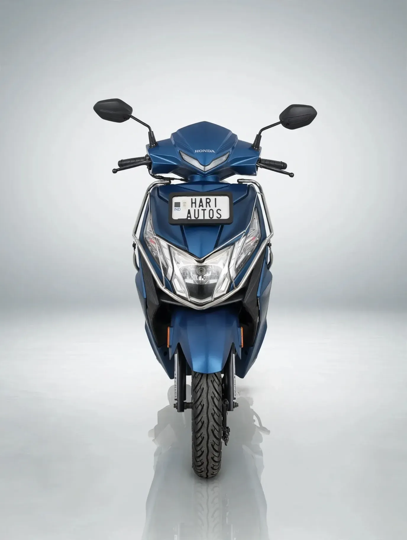 Honda Dio, showroom photo