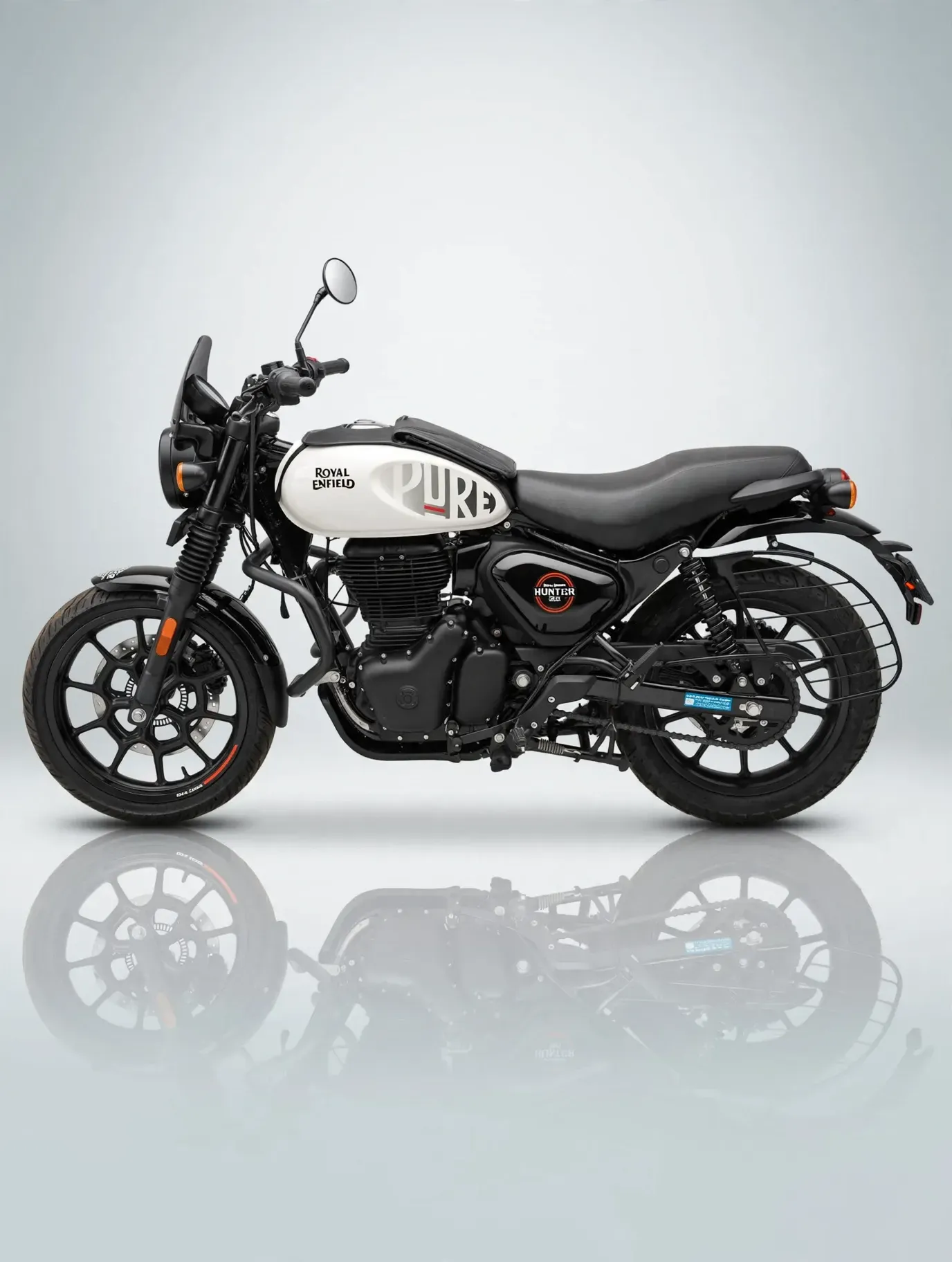 Royal Enfield Hunter 350, showroom photo