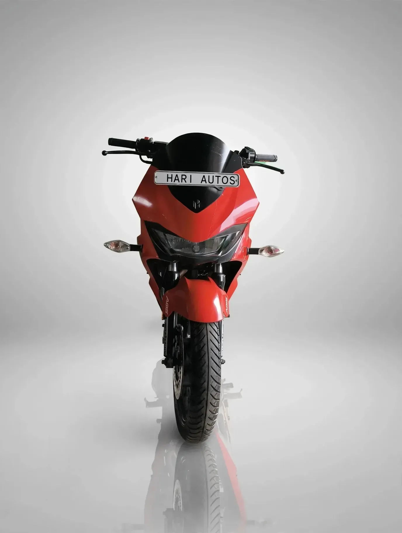 Hero Xtreme 200 S (2022), showroom photo
