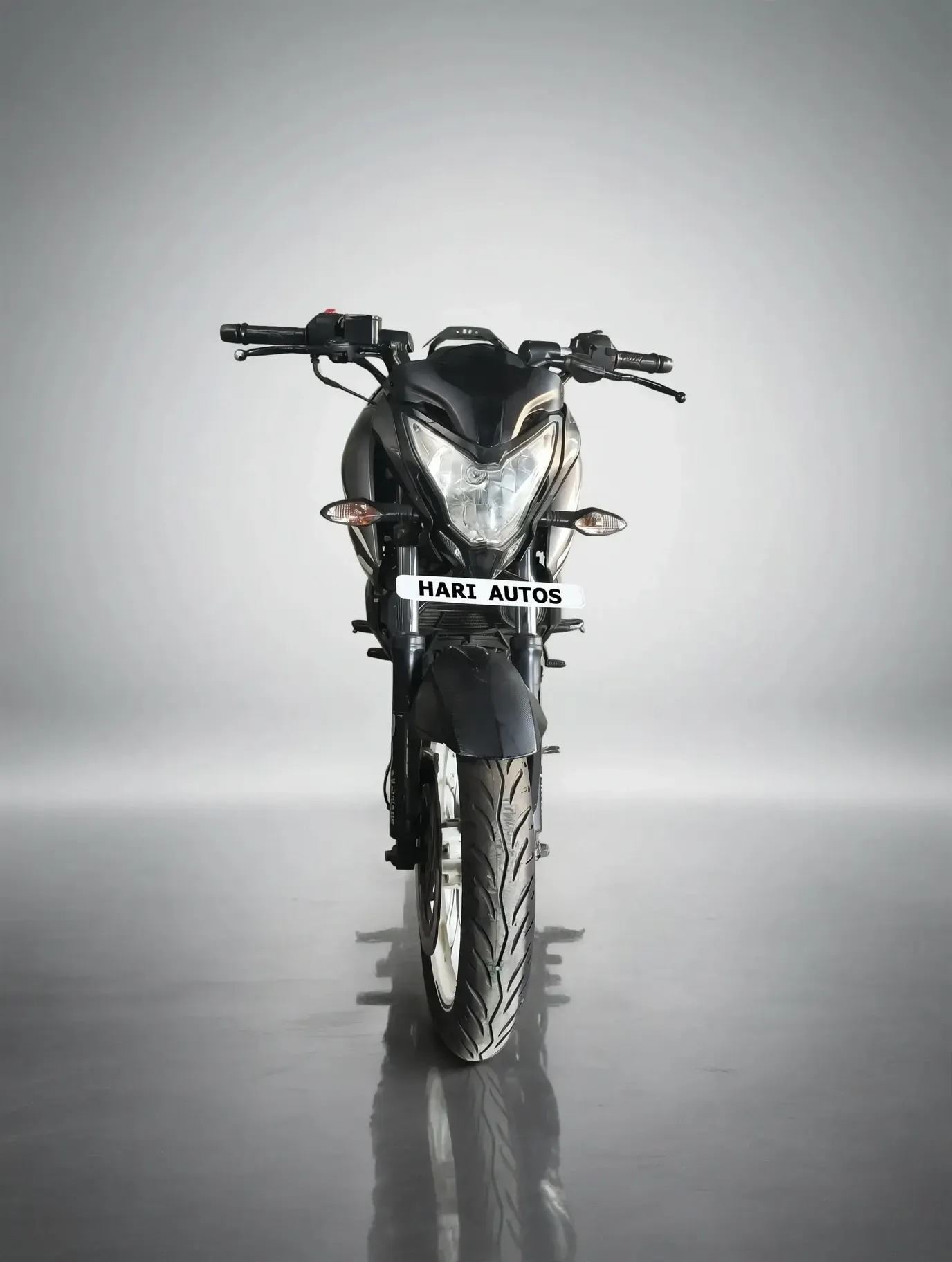 Bajaj Pulsar NS 200 (2021), showroom photo