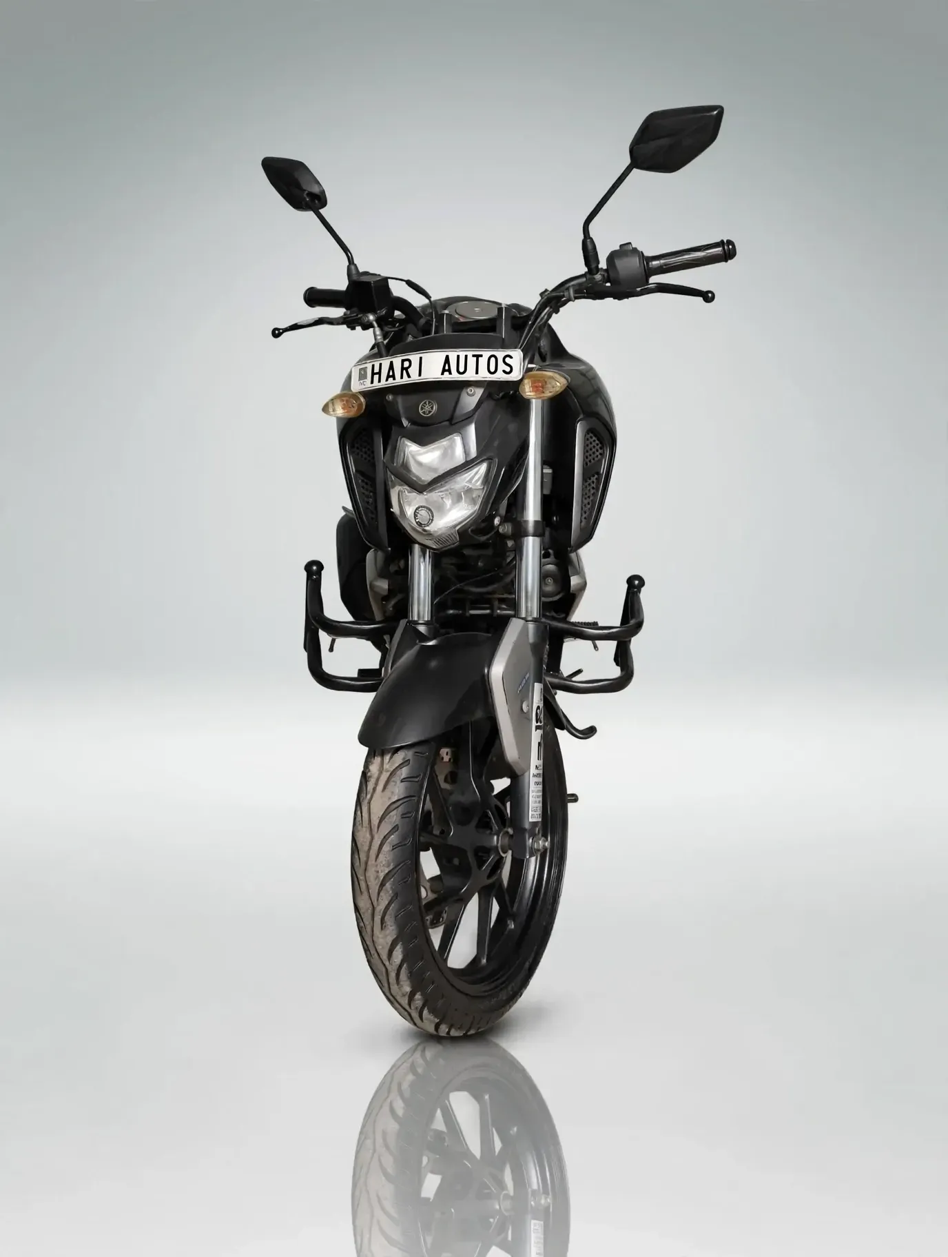 Yamaha FZS V3 (2023), showroom photo