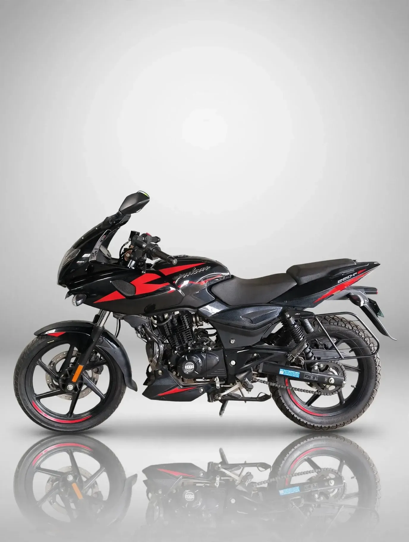 Bajaj Pulsar 220F, photo 2 of 4