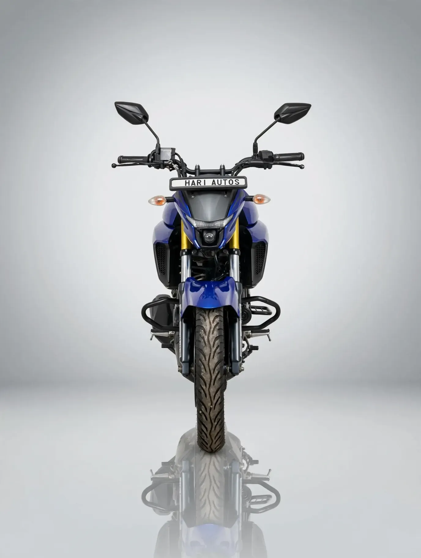 Yamaha FZ (2022), showroom photo