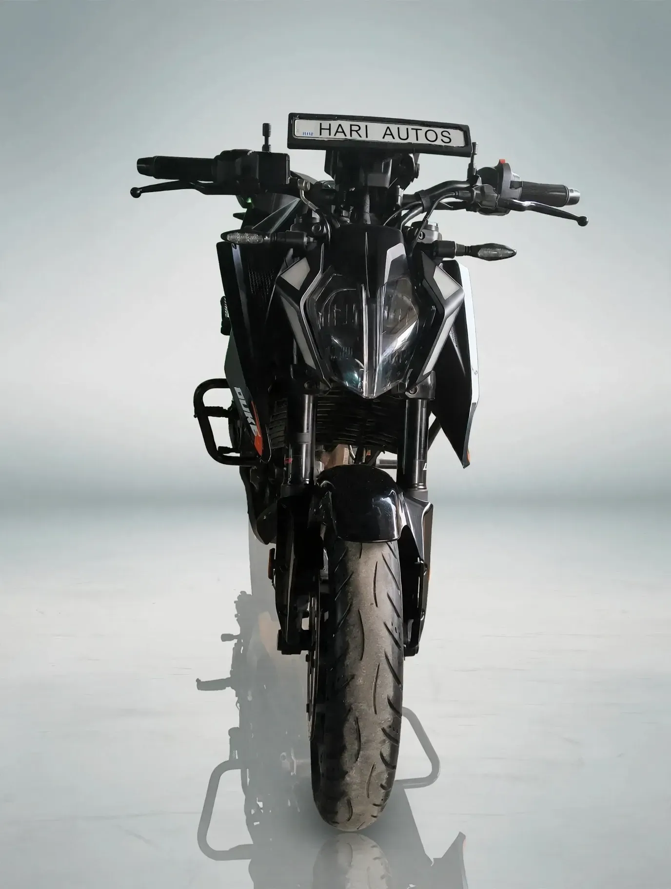 KTM Duke 250, showroom photo