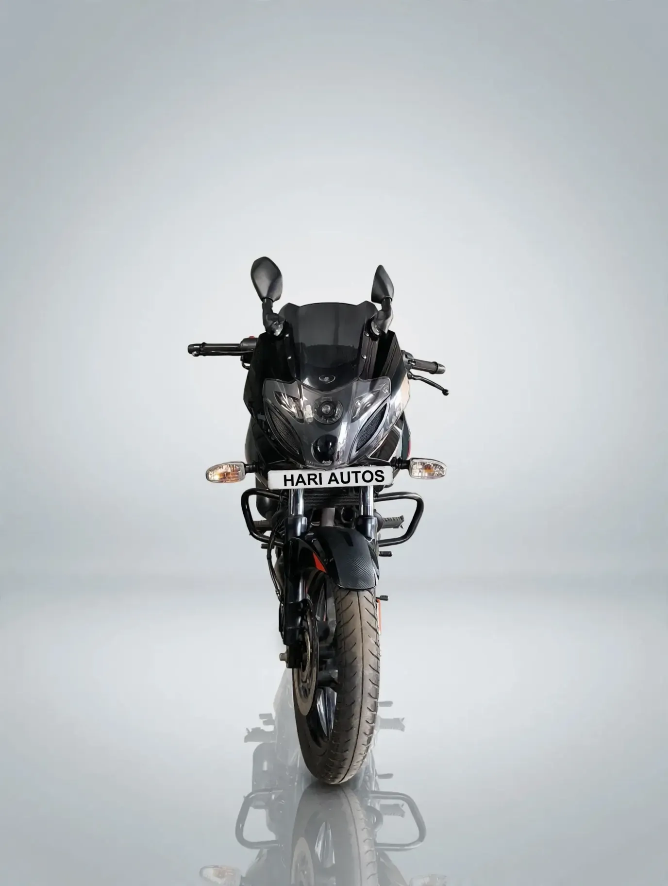 Bajaj Pulsar 220F, showroom photo
