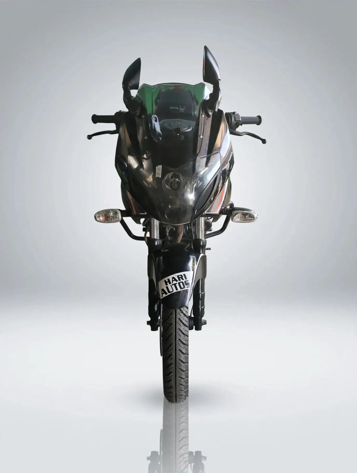 Bajaj Pulsar 220 (2018), photo 4 of 5