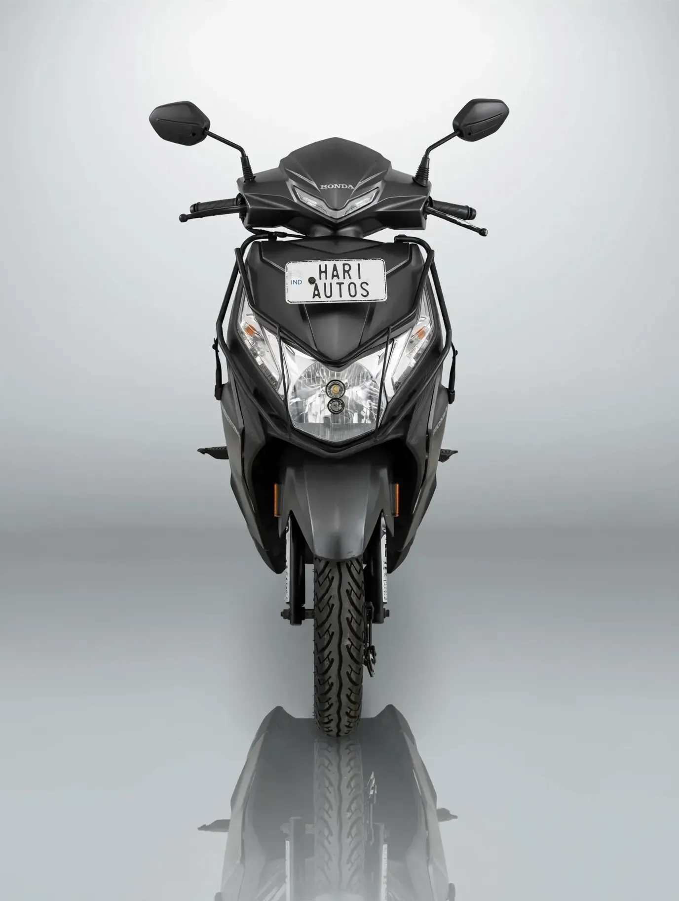 Honda Dio, showroom photo