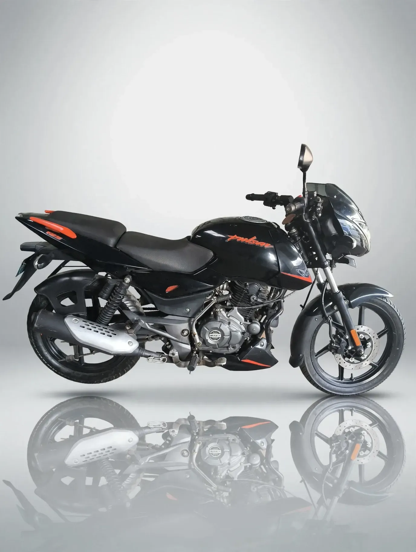 Bajaj Pulsar 150, photo 2 of 4