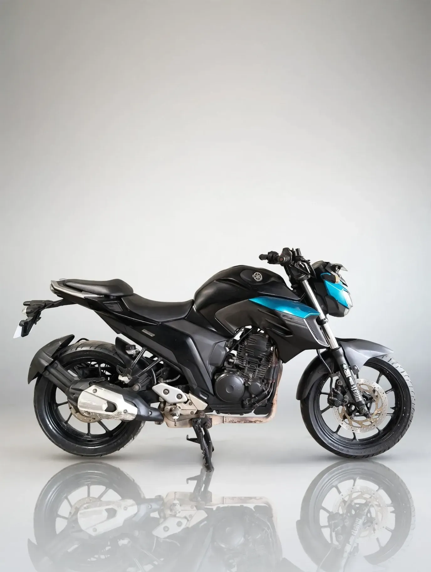 Yamaha FZ, photo 3 of 4