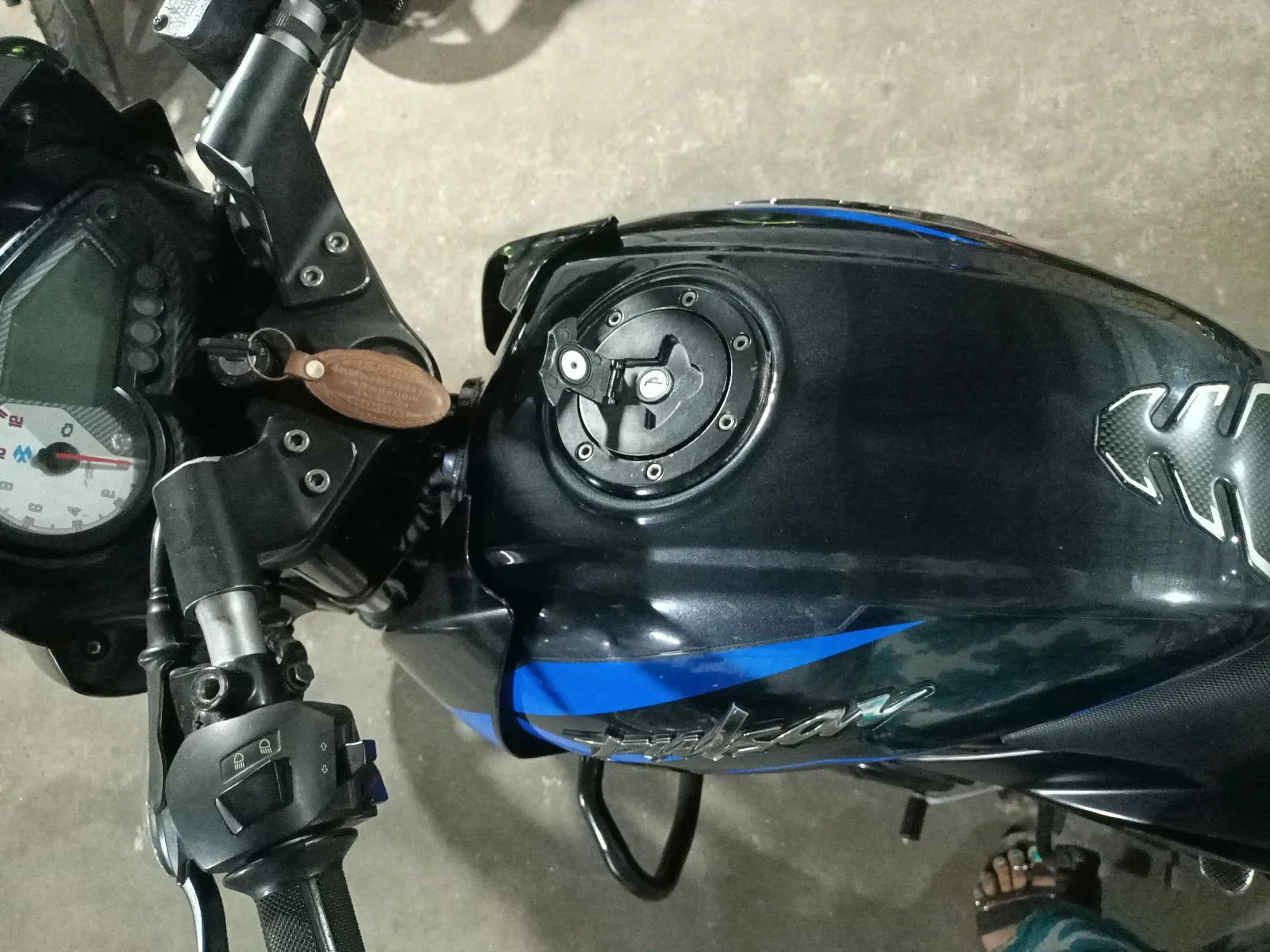 Bajaj Pulsar 150 (2023), photo 9 of 9