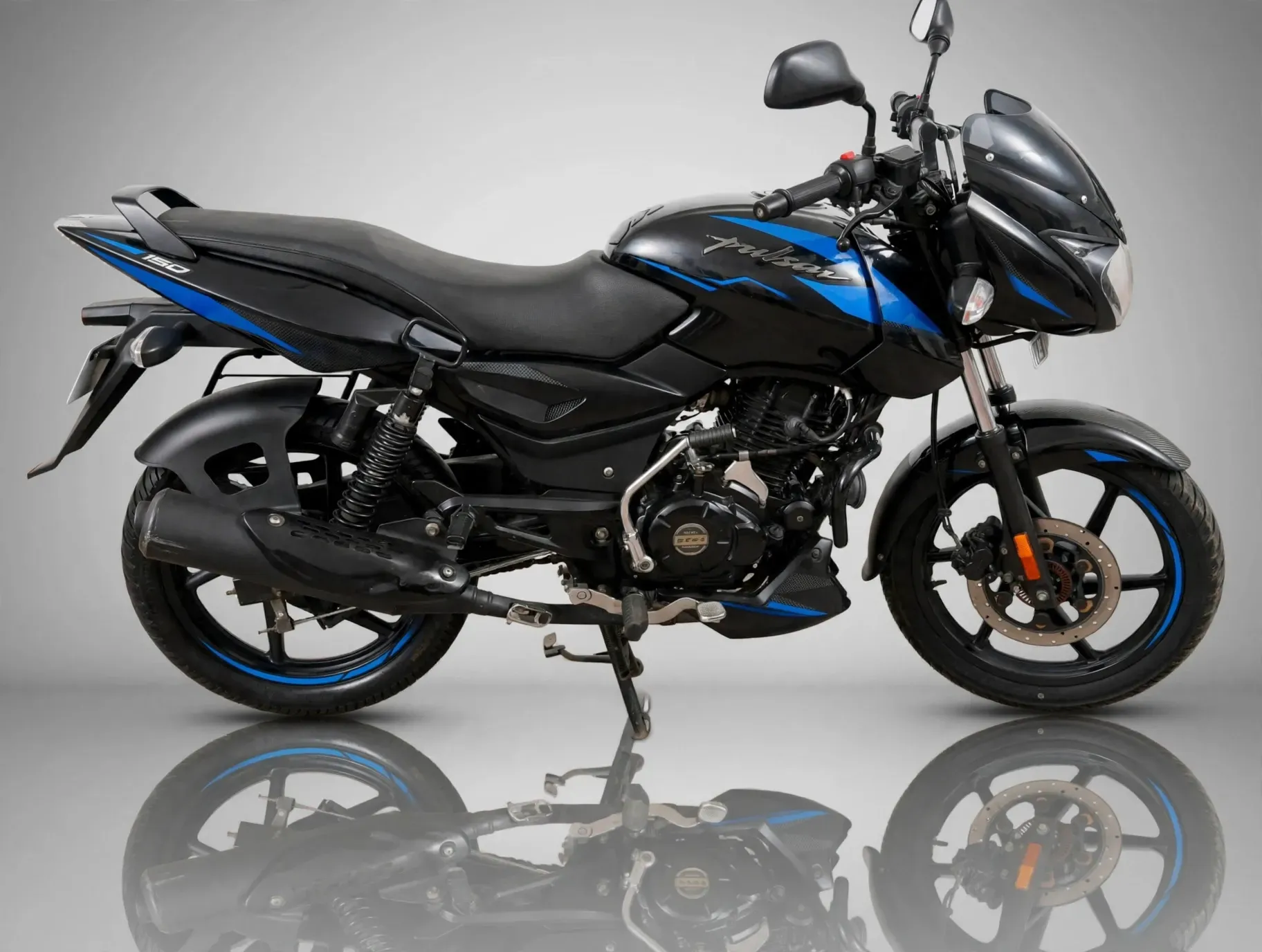 Bajaj Pulsar 150 (2023), photo 3 of 9