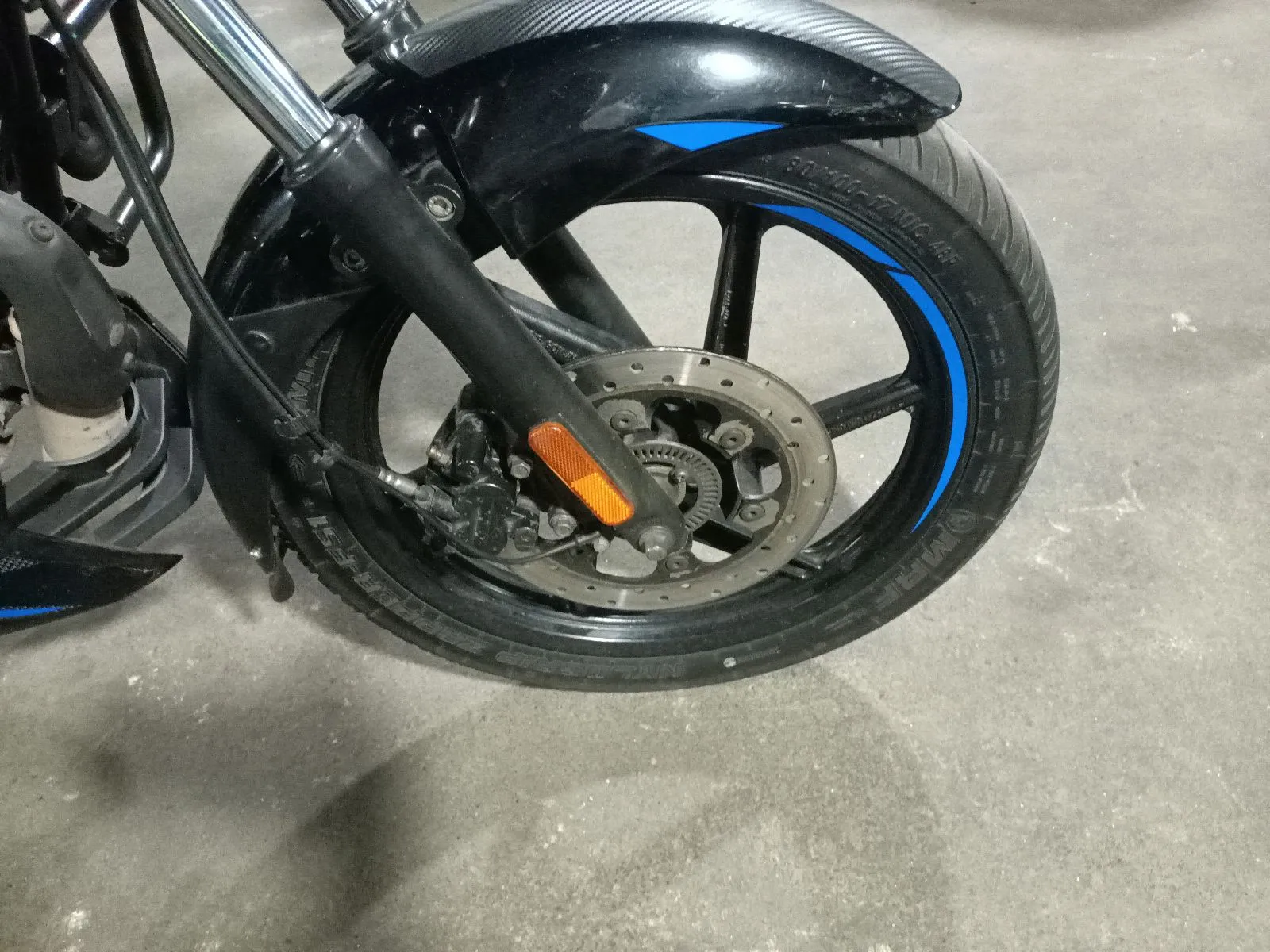 Bajaj Pulsar 150 (2023), photo 8 of 9