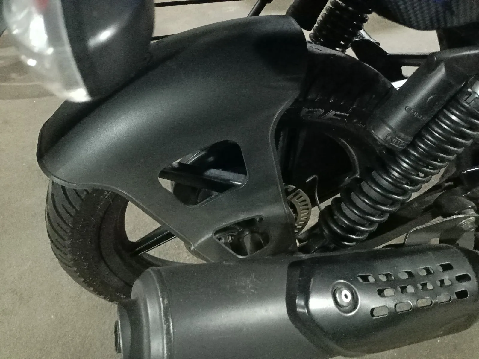 Bajaj Pulsar 150 (2023), photo 7 of 9