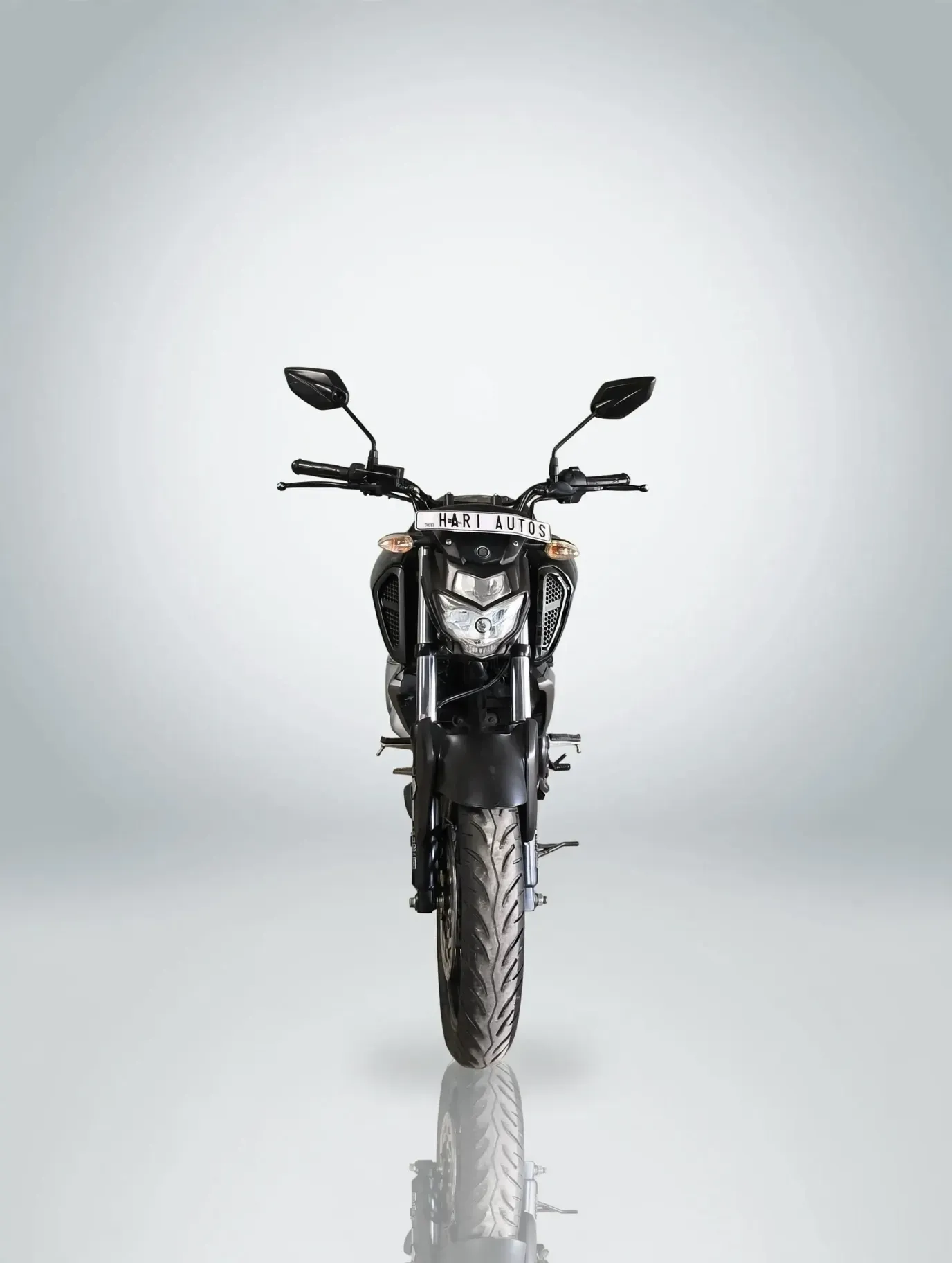 Yamaha FZ, showroom photo