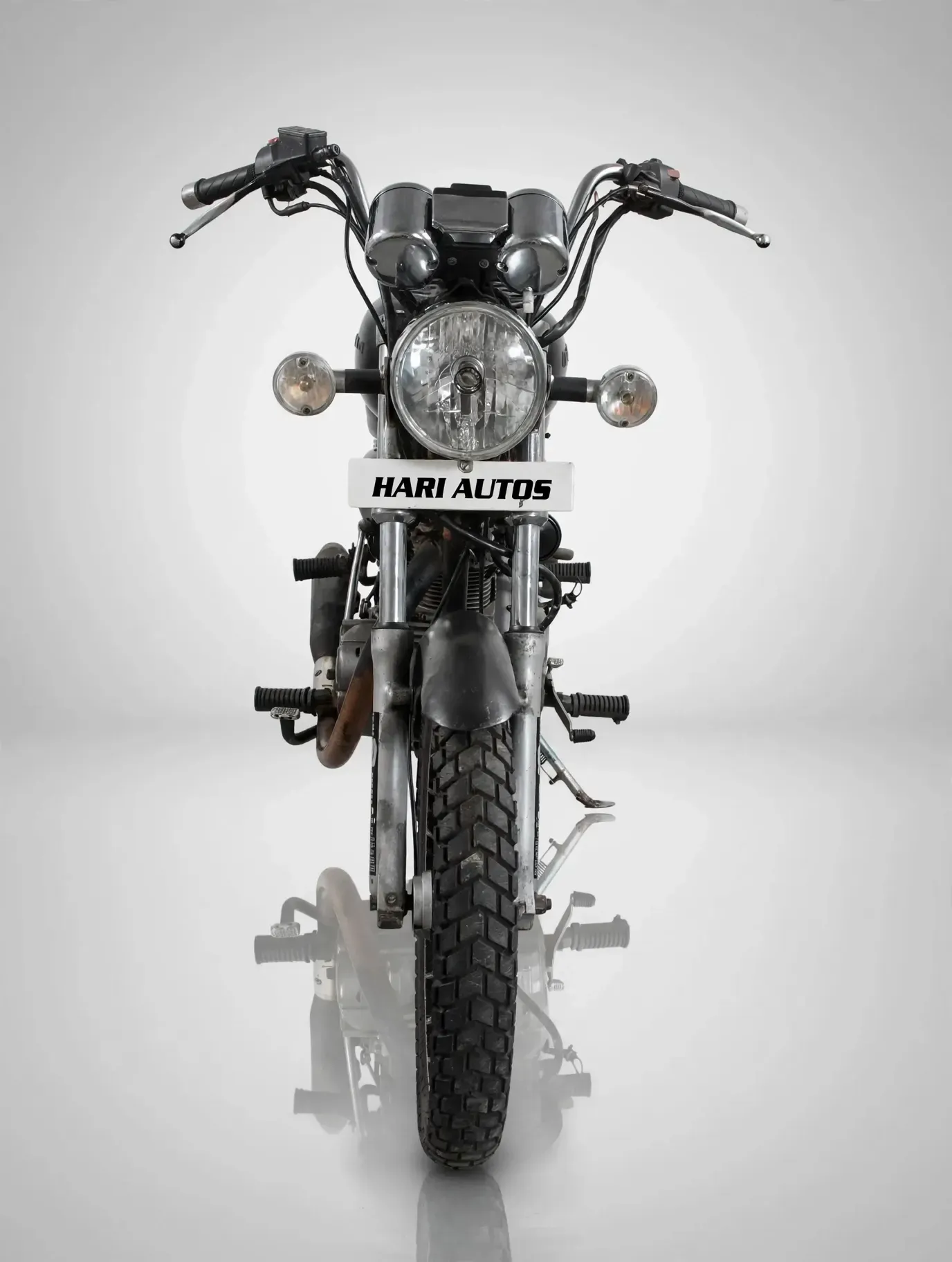 Royal Enfield Thunder Bird 350 (2011), showroom photo