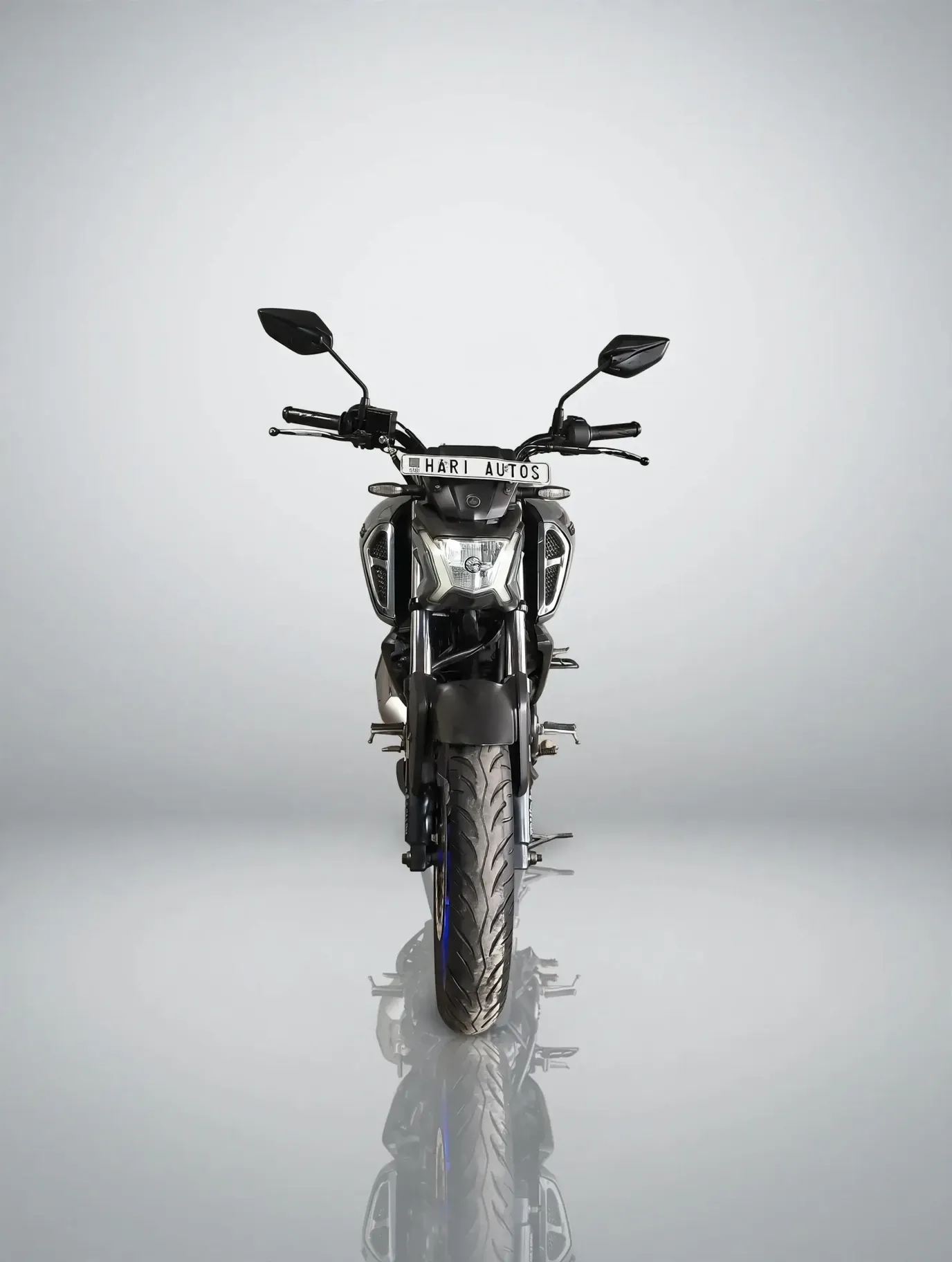 Yamaha FZS (2023), showroom photo