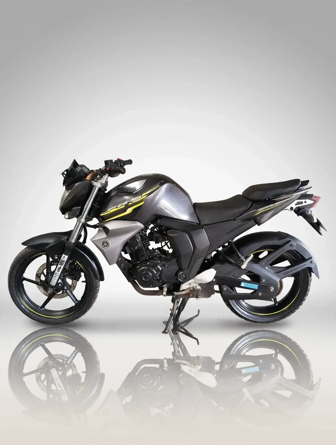 Yamaha FZ, photo 2 of 4