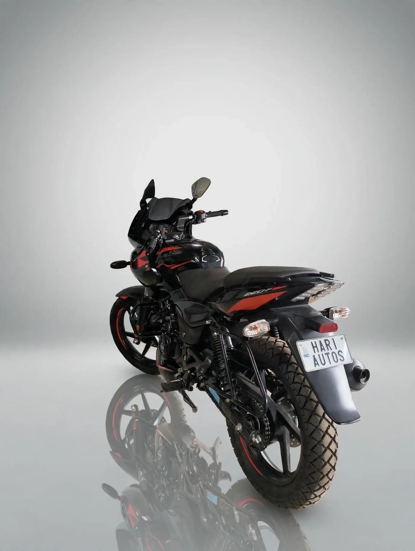 Bajaj Pulsar 220F, photo 4 of 4