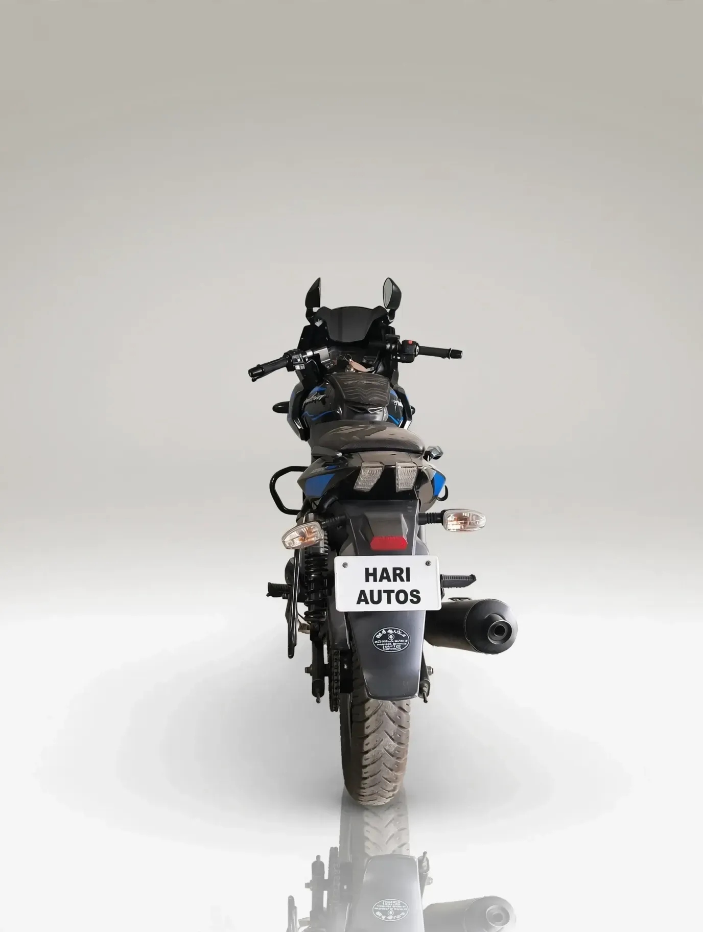 Bajaj Pulsar 220F, photo 4 of 4