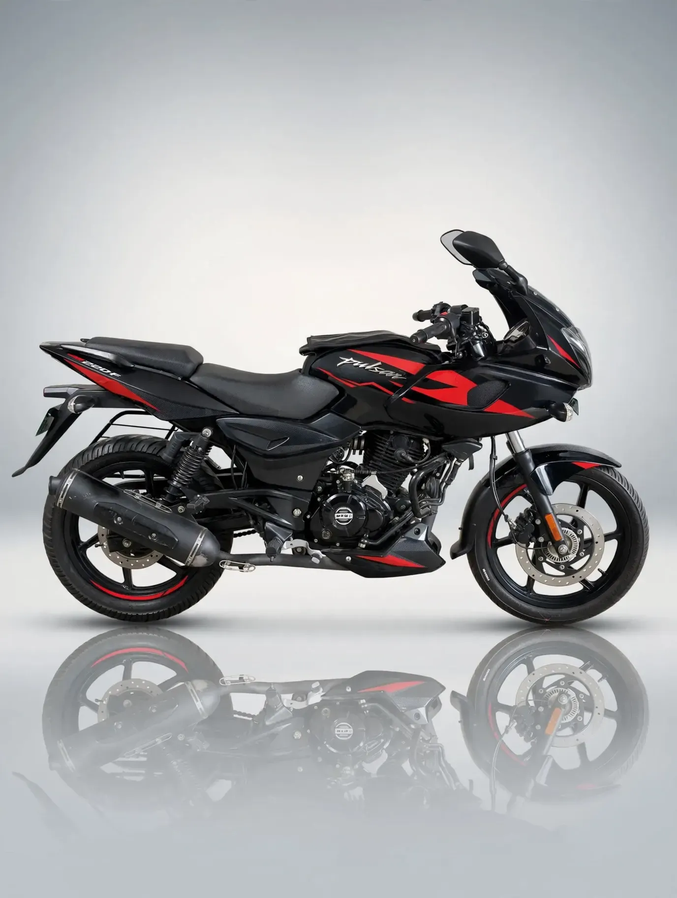Bajaj Pulsar 220F, photo 2 of 4