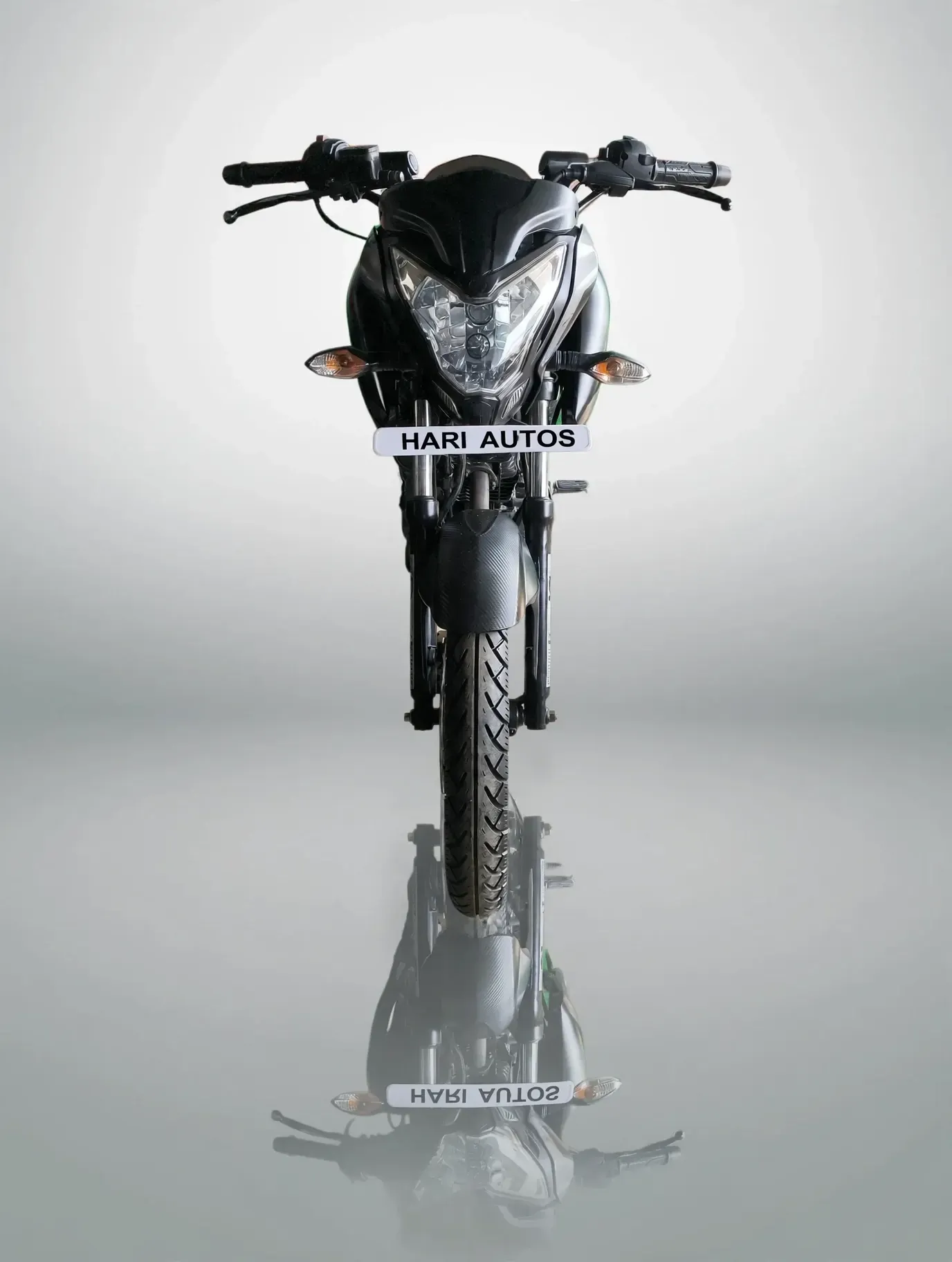 Bajaj Pulsar NS 160 (2017), showroom photo
