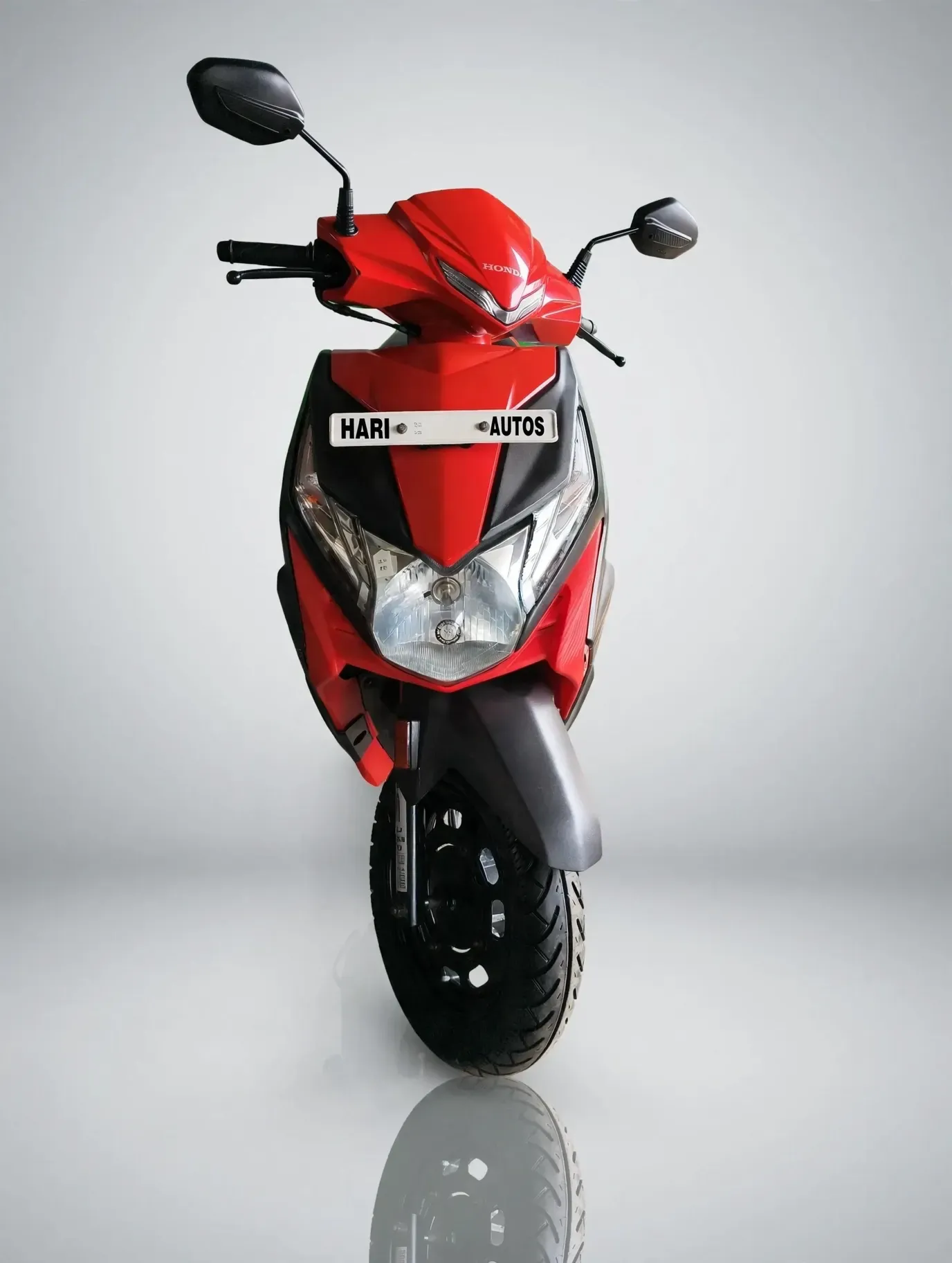 Honda Dio, showroom photo