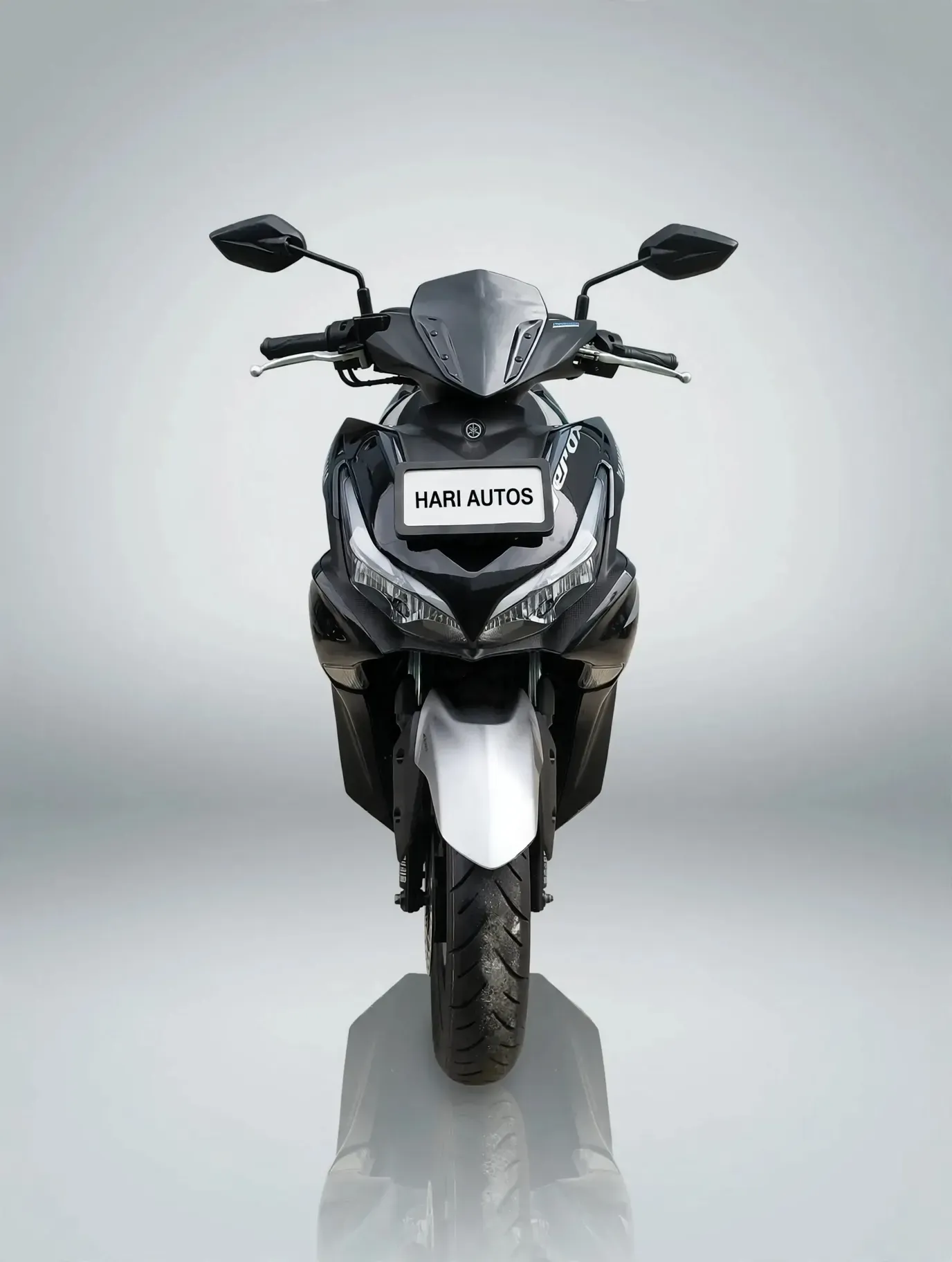 Yamaha Aerox 155, showroom photo