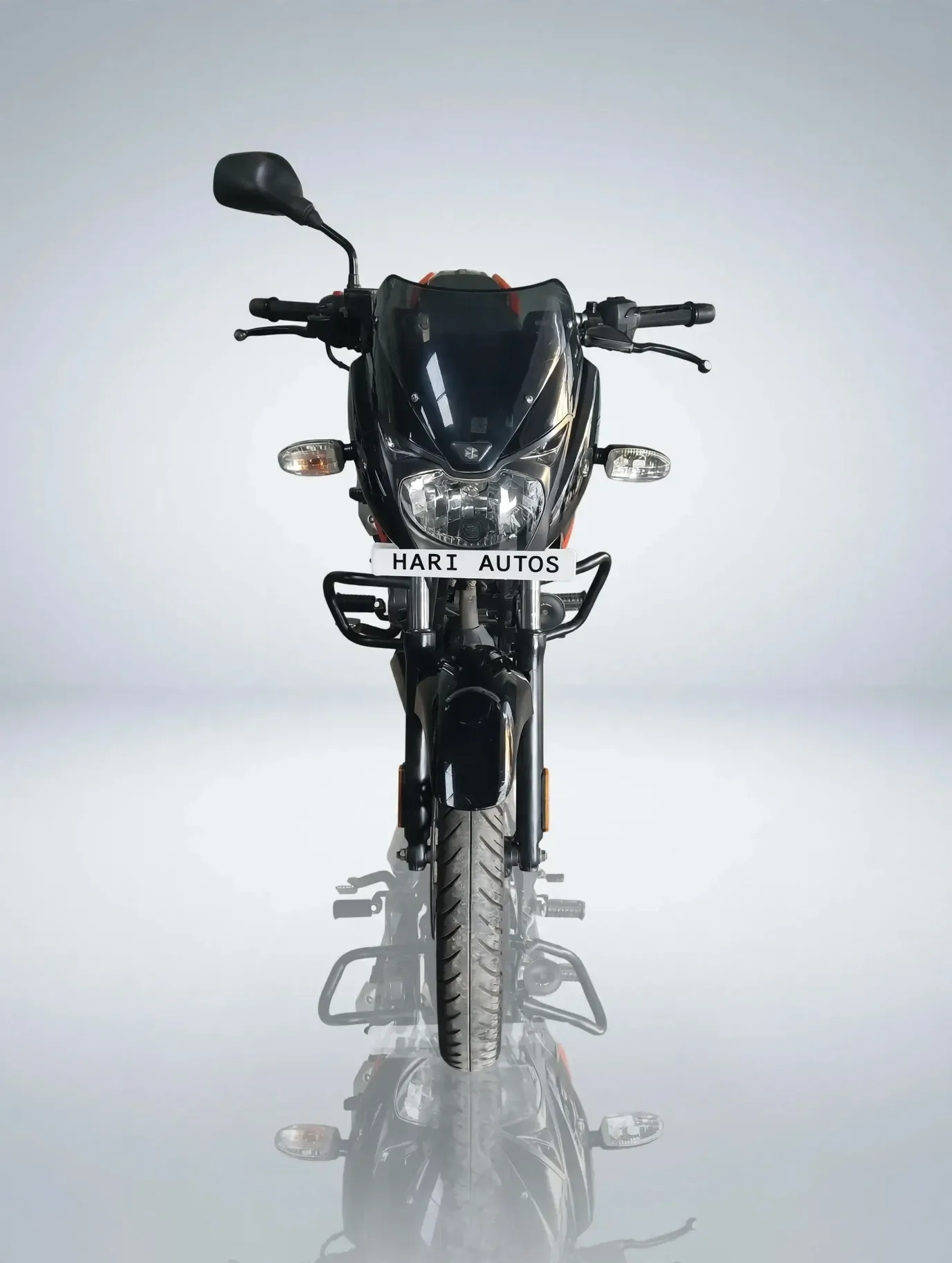 Bajaj Pulsar 150, showroom photo