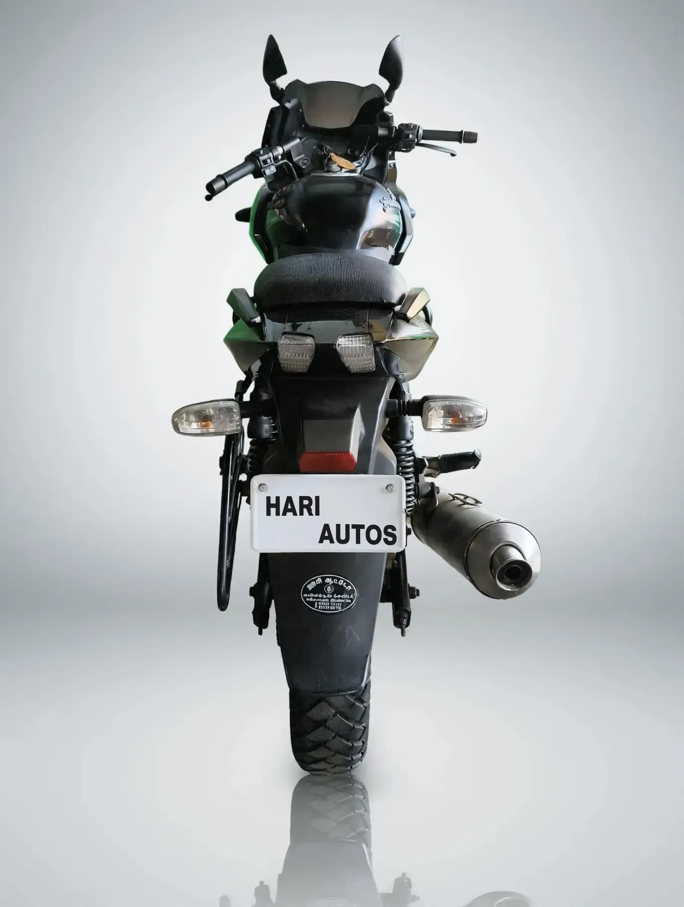 Bajaj Pulsar 220, photo 4 of 4