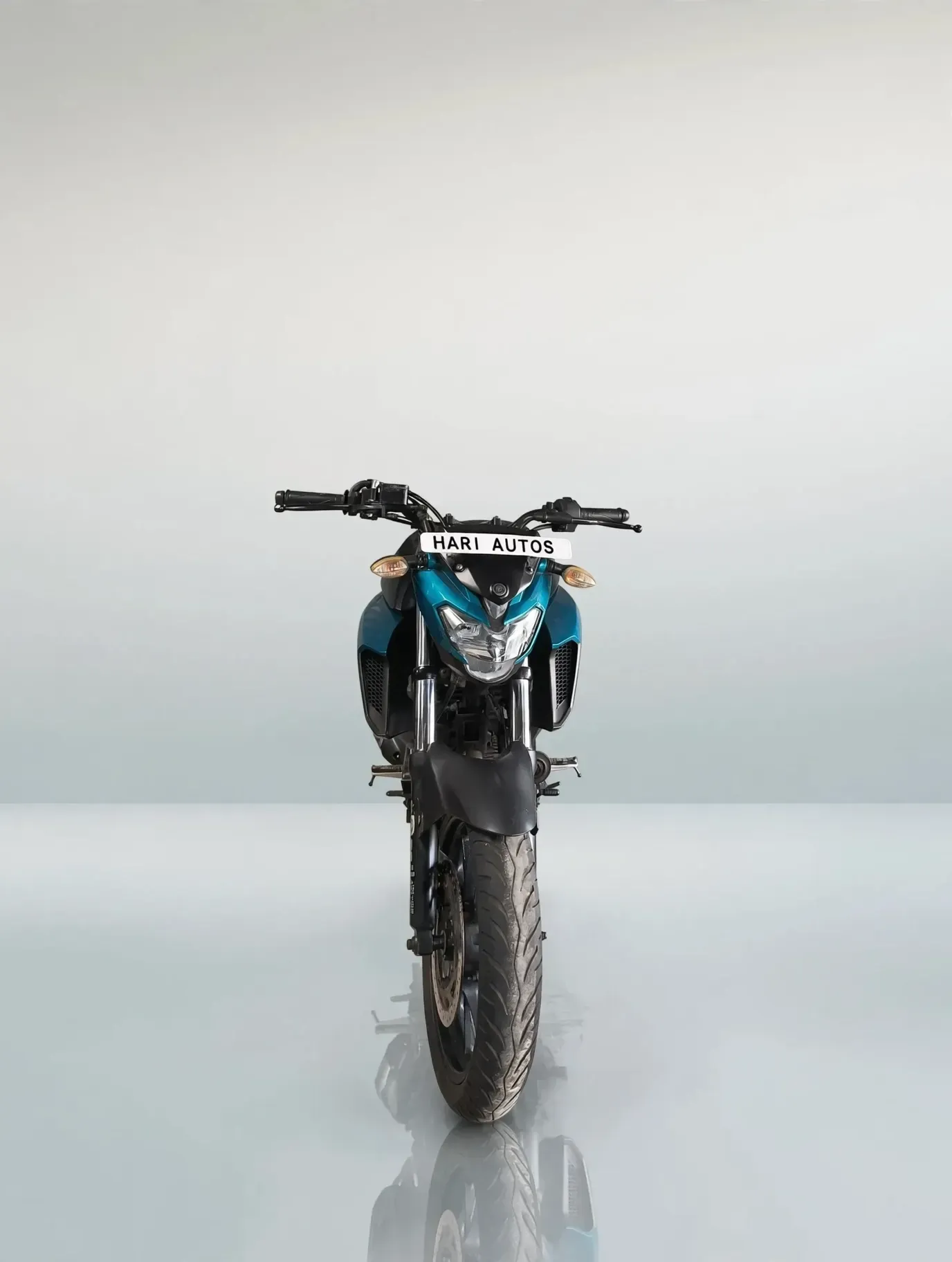Yamaha FZ, showroom photo