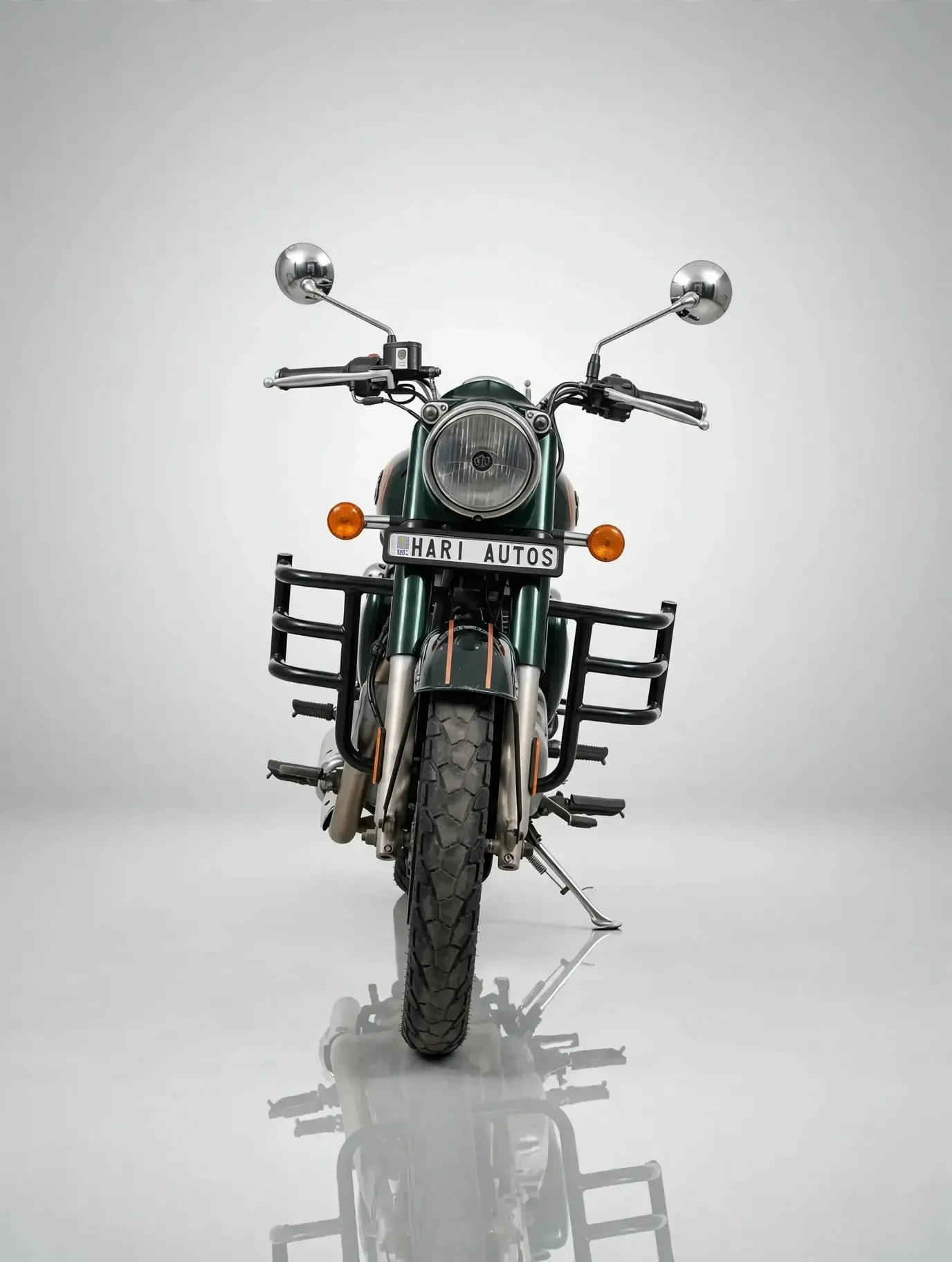 Royal Enfield Classic 350, showroom photo