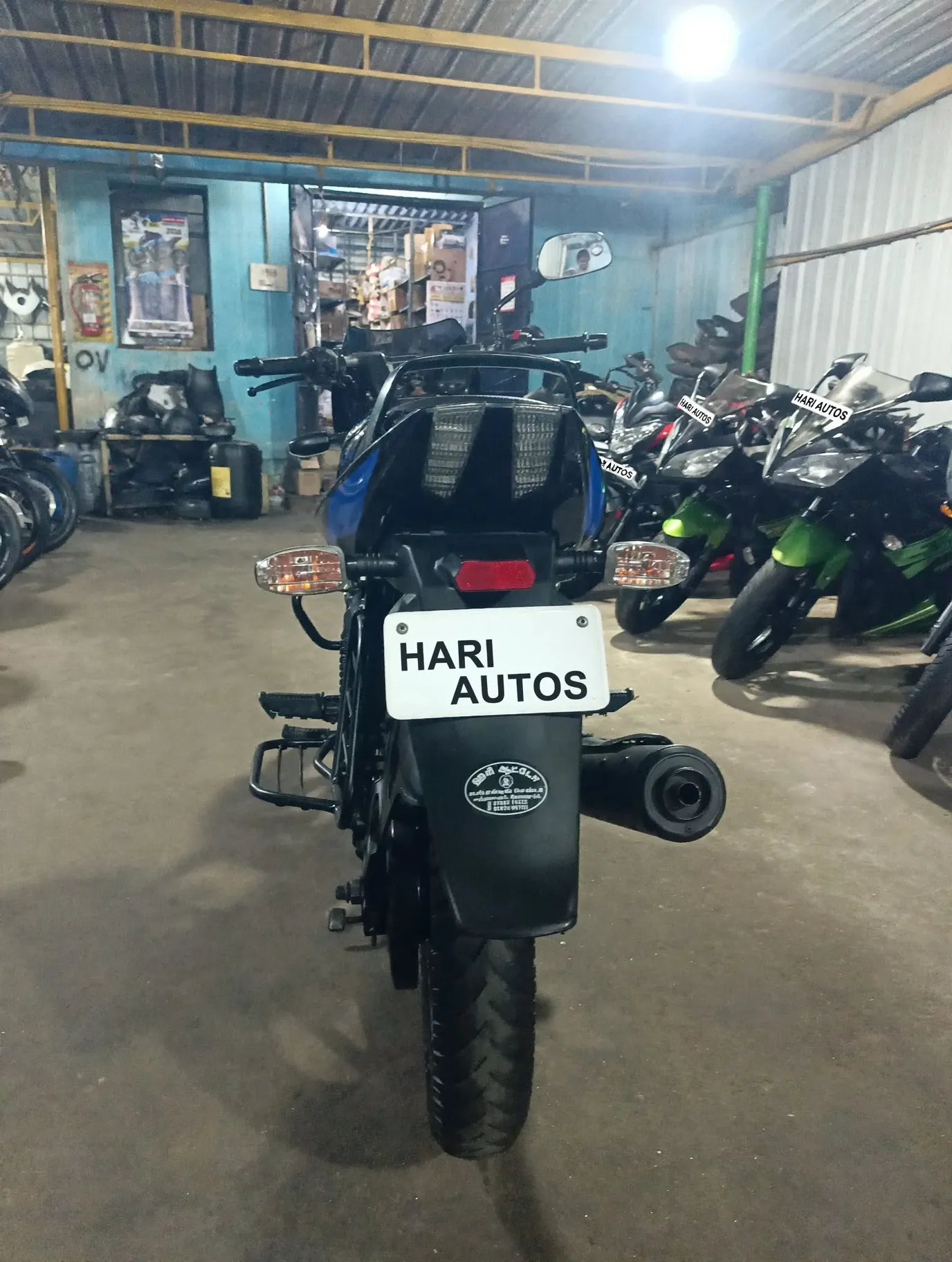 Bajaj Pulsar 150 (2023), photo 6 of 9