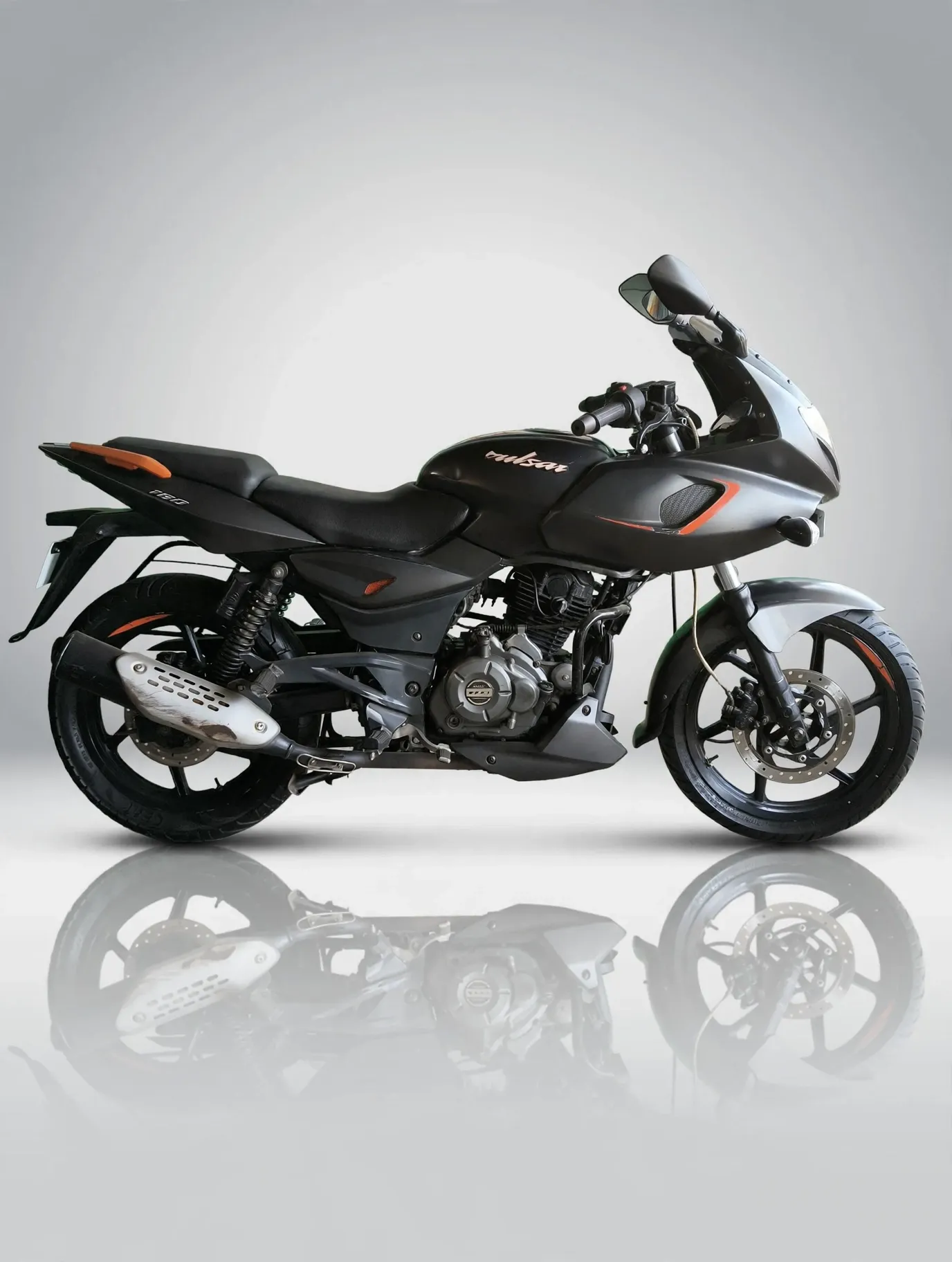 Bajaj Pulsar 180, photo 2 of 4