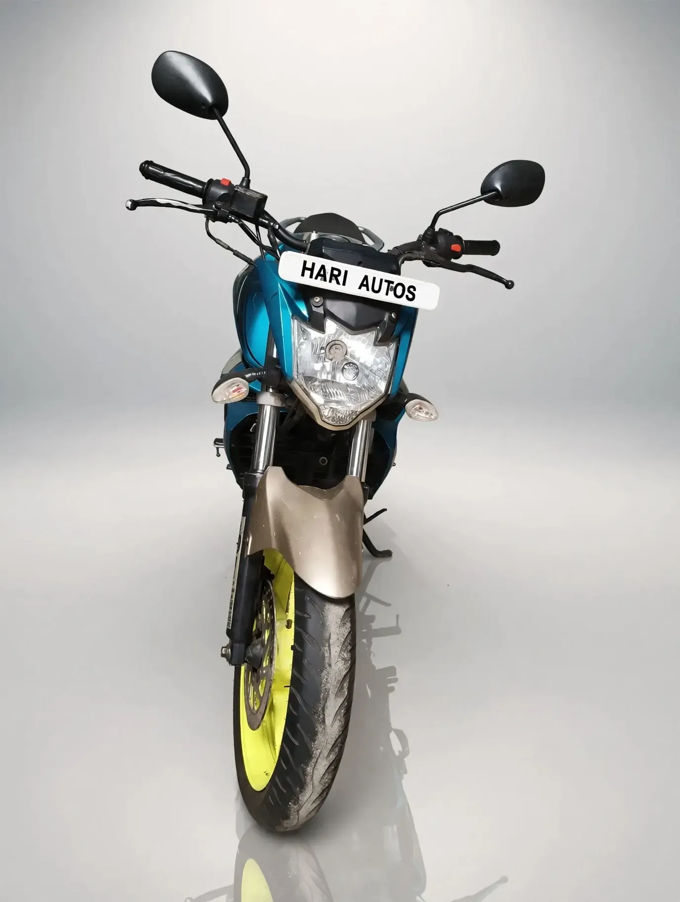 Yamaha FZ S V2 (2017), showroom photo