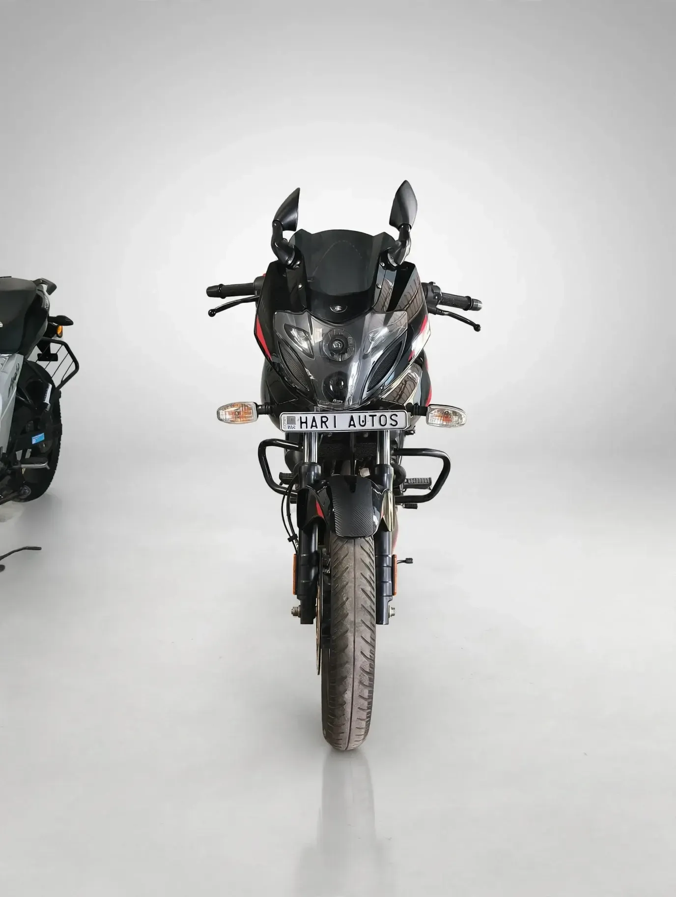Bajaj Pulsar 220F, showroom photo